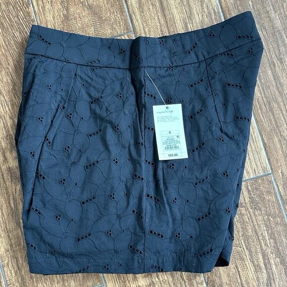 A New Day Women's High-Rise Pleated Eyelet Cotton Short Black Size 6 Cottage - Picture 4 of 9